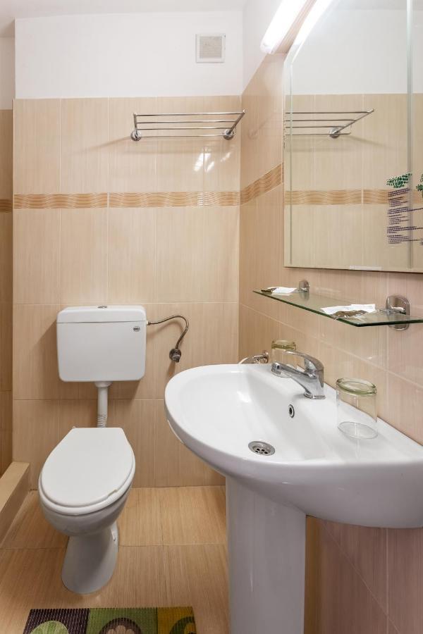 Hotel Neko Сатурн Екстериор снимка