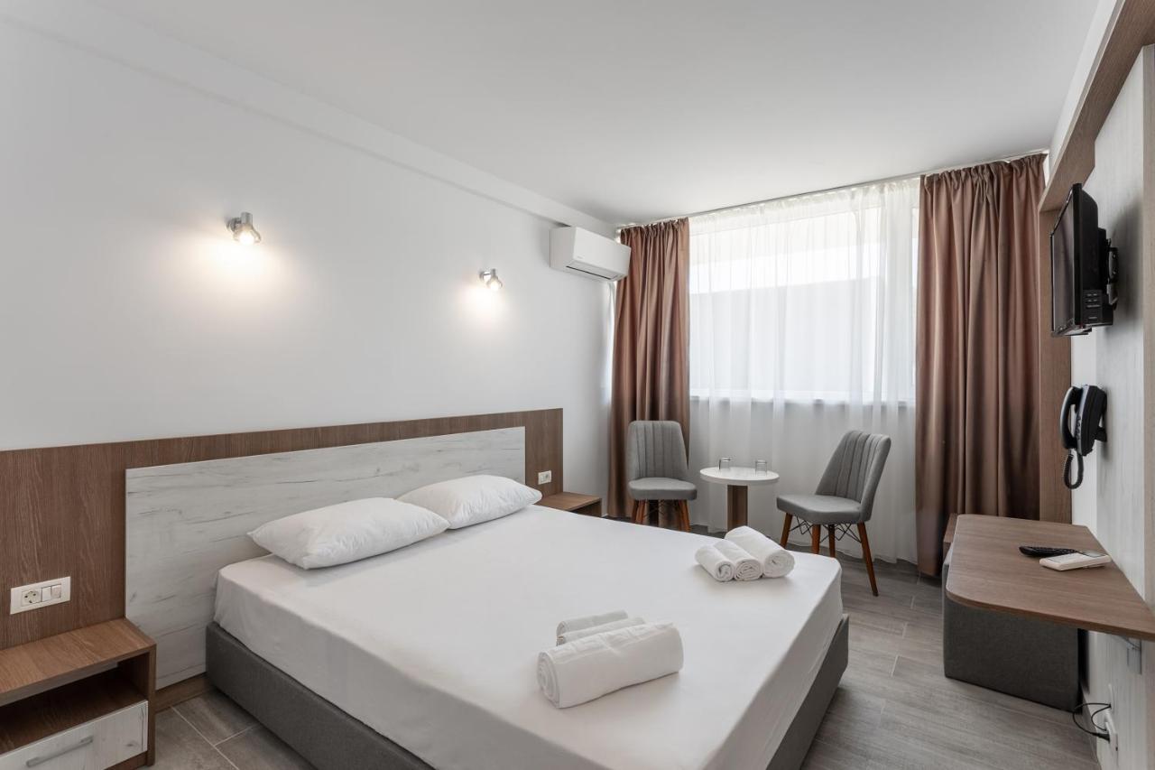 Hotel Neko Сатурн Екстериор снимка