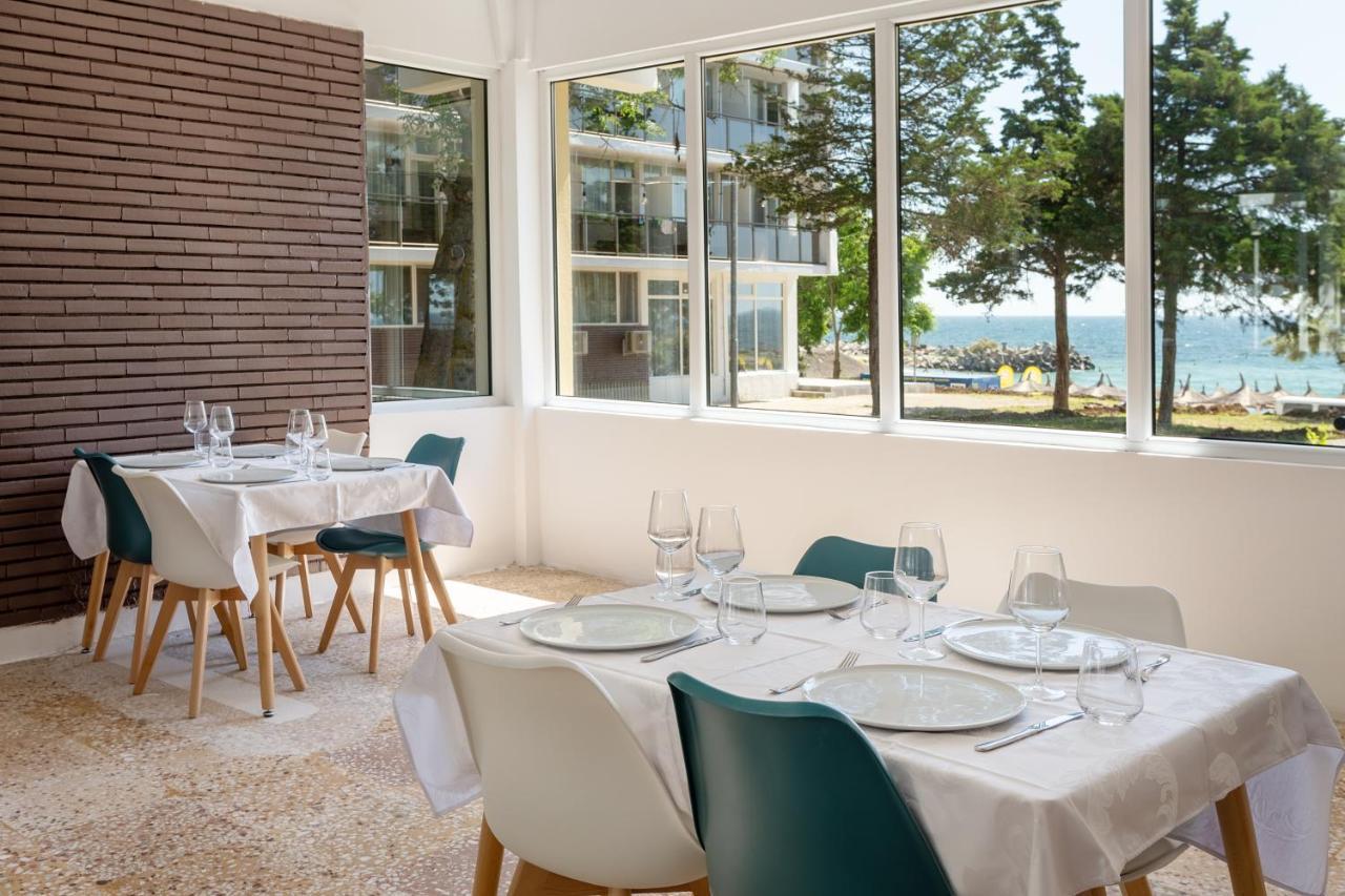 Hotel Neko Сатурн Екстериор снимка