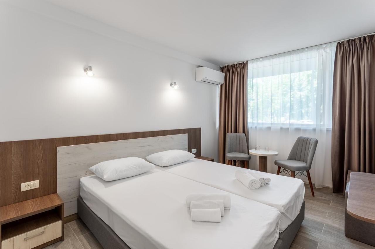Hotel Neko Сатурн Екстериор снимка