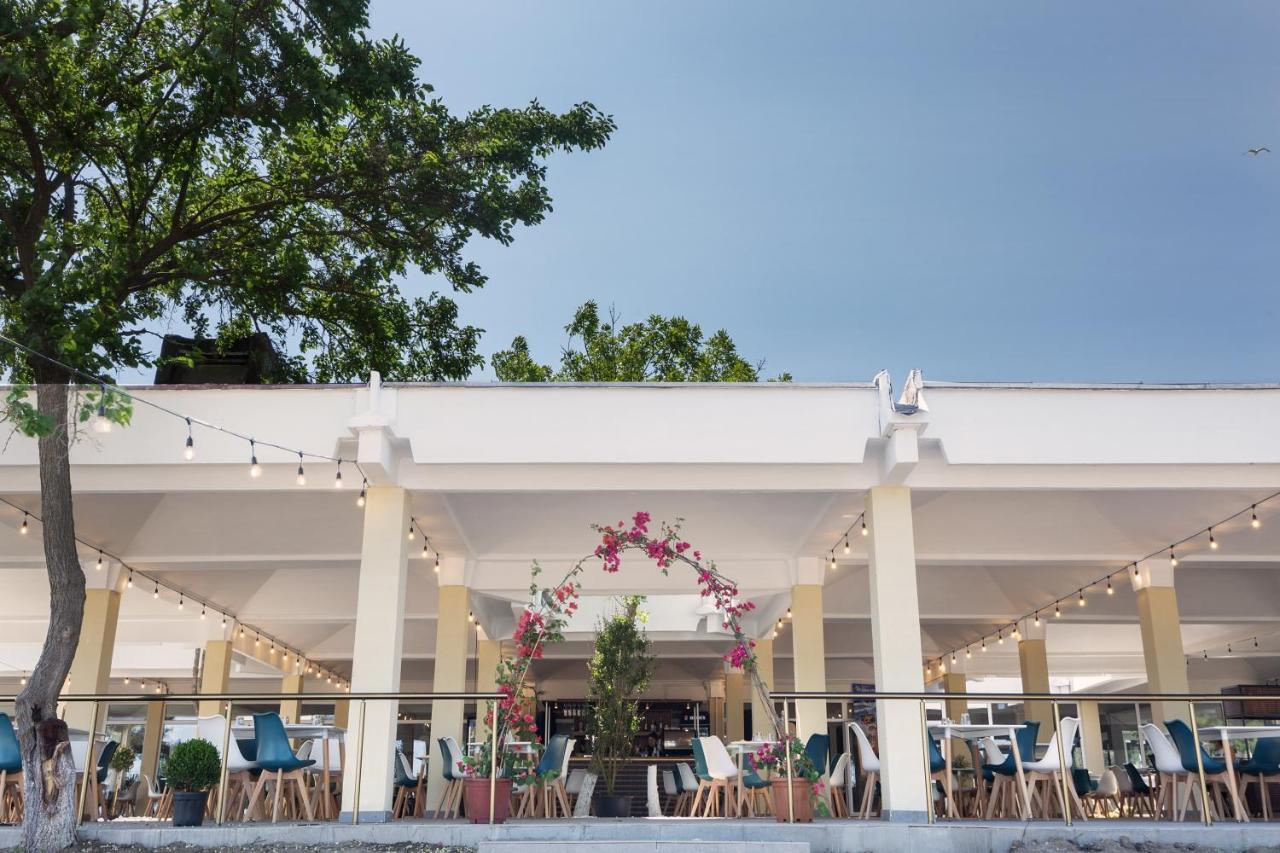 Hotel Neko Сатурн Екстериор снимка