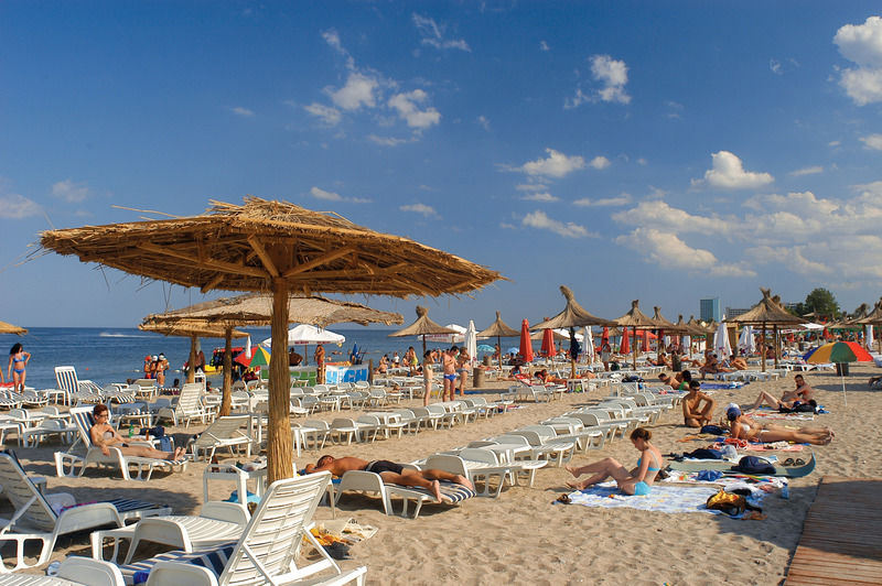Hotel Neko Сатурн Екстериор снимка